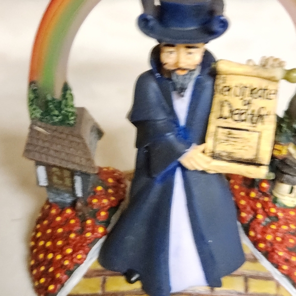 Set of 12 Wizard of Oz ornaments with Certificate of Authenticity - Picture 6 of 16